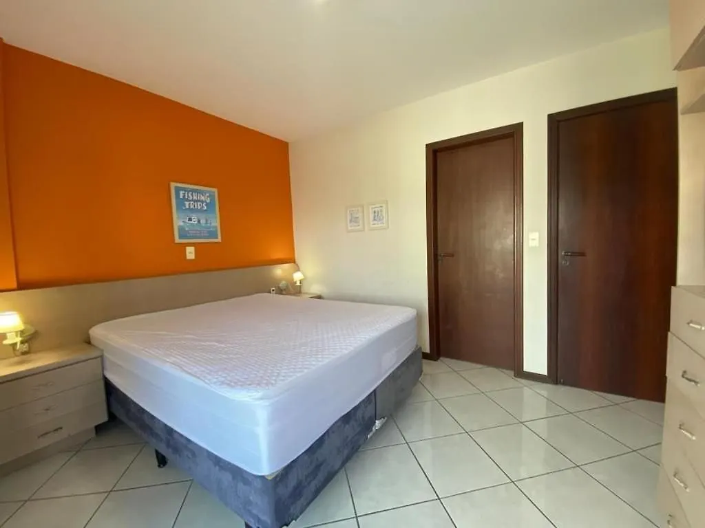 B106 - Apto 2 Quartos P/ 6 Pessoas Com Vista Mar Bombinhas Apartament