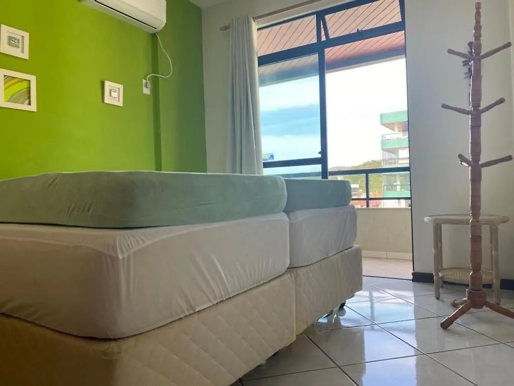 B106 - Apto 2 Quartos P/ 6 Pessoas Com Vista Mar Bombinhas Apartament